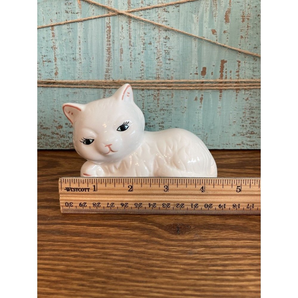 Cardia White Ceramic Lounging Cat Kitten Figurine - Picture 8 of 8